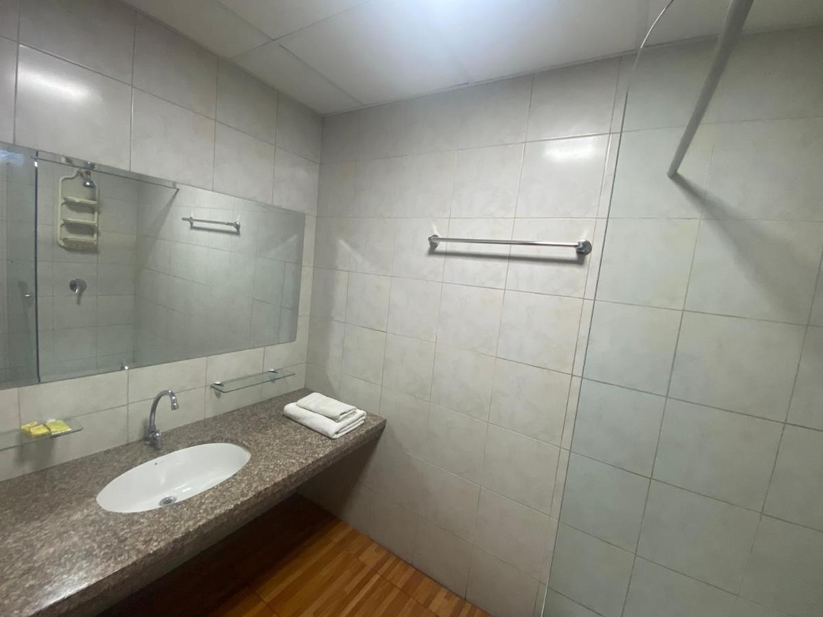 Aparthotel Torre Alba à Santo Domingo de los Colorados Extérieur photo