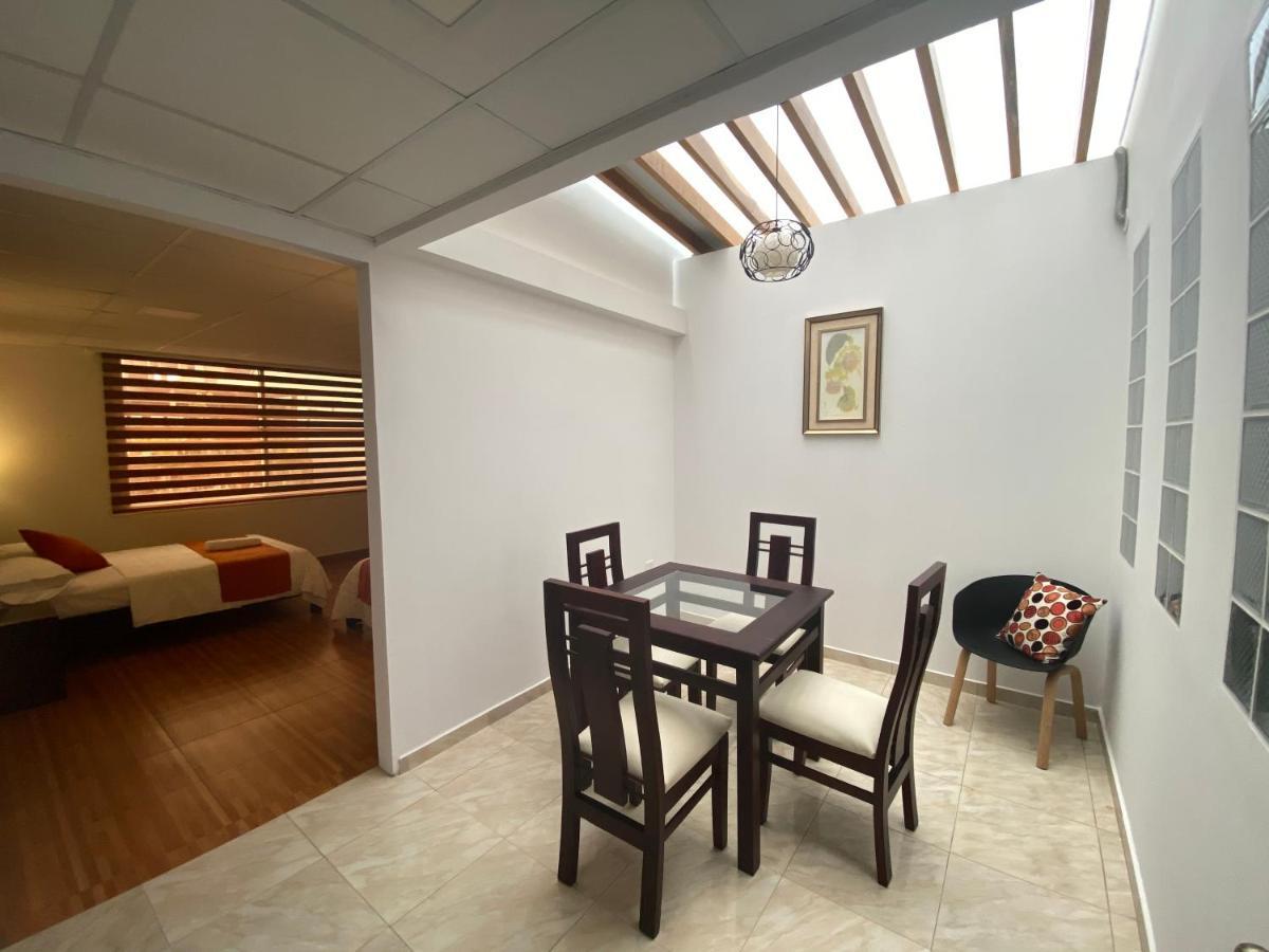 Aparthotel Torre Alba à Santo Domingo de los Colorados Extérieur photo